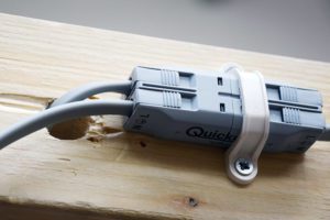 Quickwire mounting clip